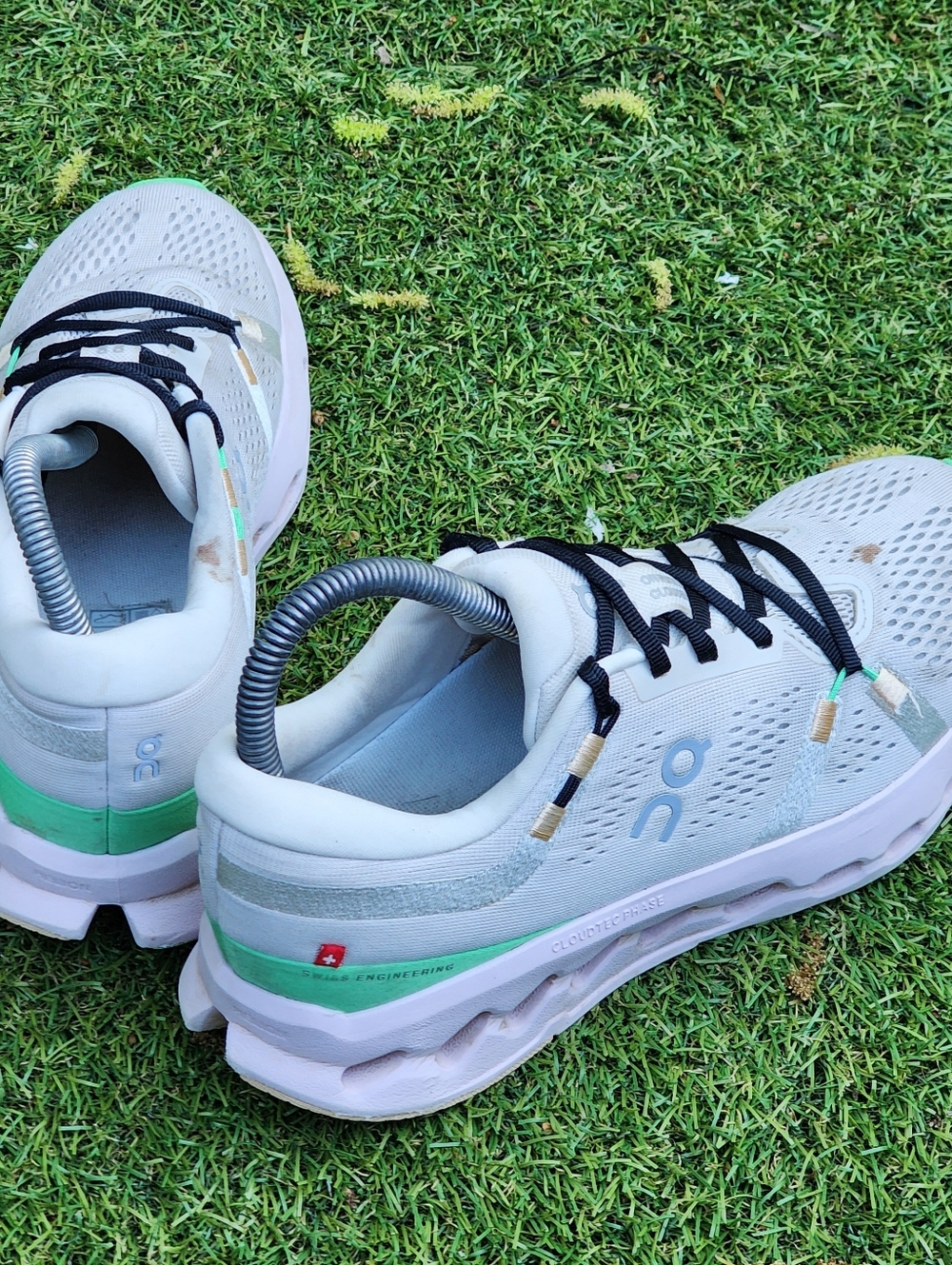 ON CLOUDSURFER - Womens Sneakers - SIZE 7.5 - ((Shoes Have Some Stain)) - Picture 5 of 11